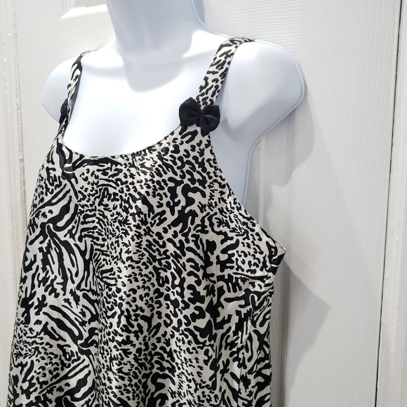 NWT|Black & White Animal Print Nightgown 2pcs-Set - Picture 5 of 10